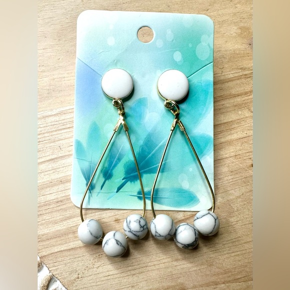 Gold and White hand crafted beaded Howlite Teardrop Earrings - Picture 3 of 4